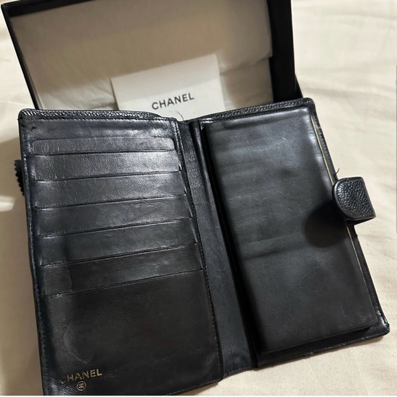 CHANEL Caviar Black Wallet - Picture 2 of 10